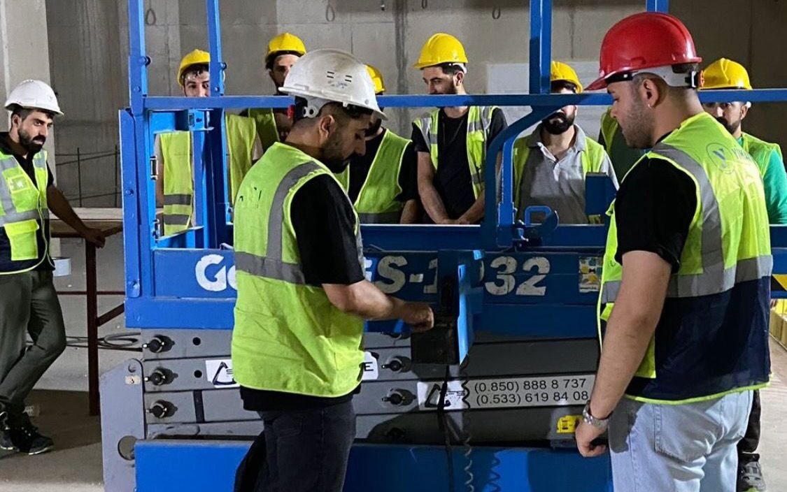 KVKlift-Manlift-Forklift (15) KVKlift-Manlift-Forklift (15)